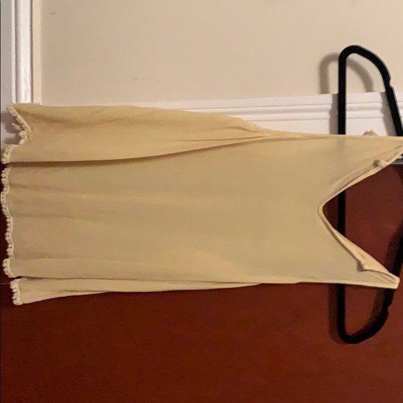 Yellow tank top from target, never worn - Picture 2 of 2